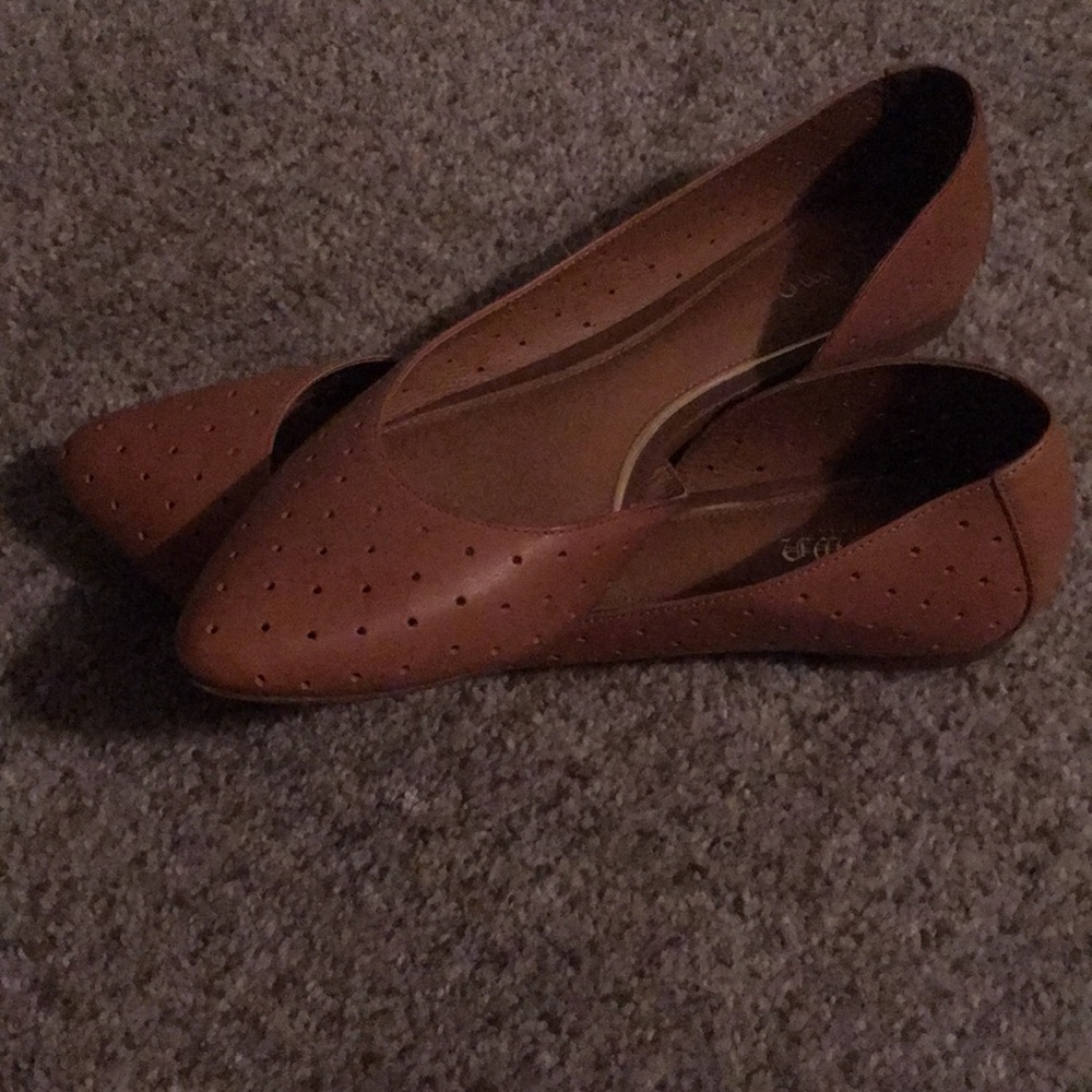 Crown Vintage light brown flats